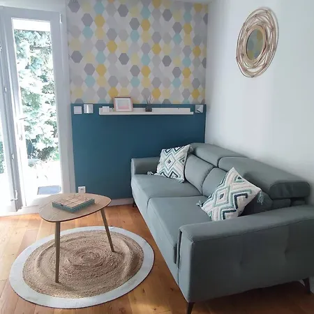 Apartment Petite Maison Avec Jardin, 15 Min, Paris 25 Min *
